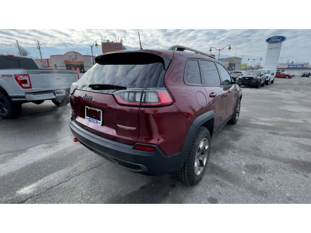 2019 Jeep Cherokee Trailhawk - P21291 Mobile Image 7