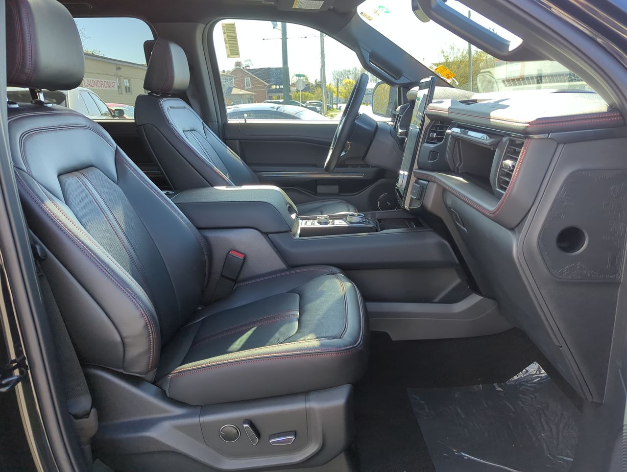 2024 Ford Expedition Limited - 21709 Mobile Image 26
