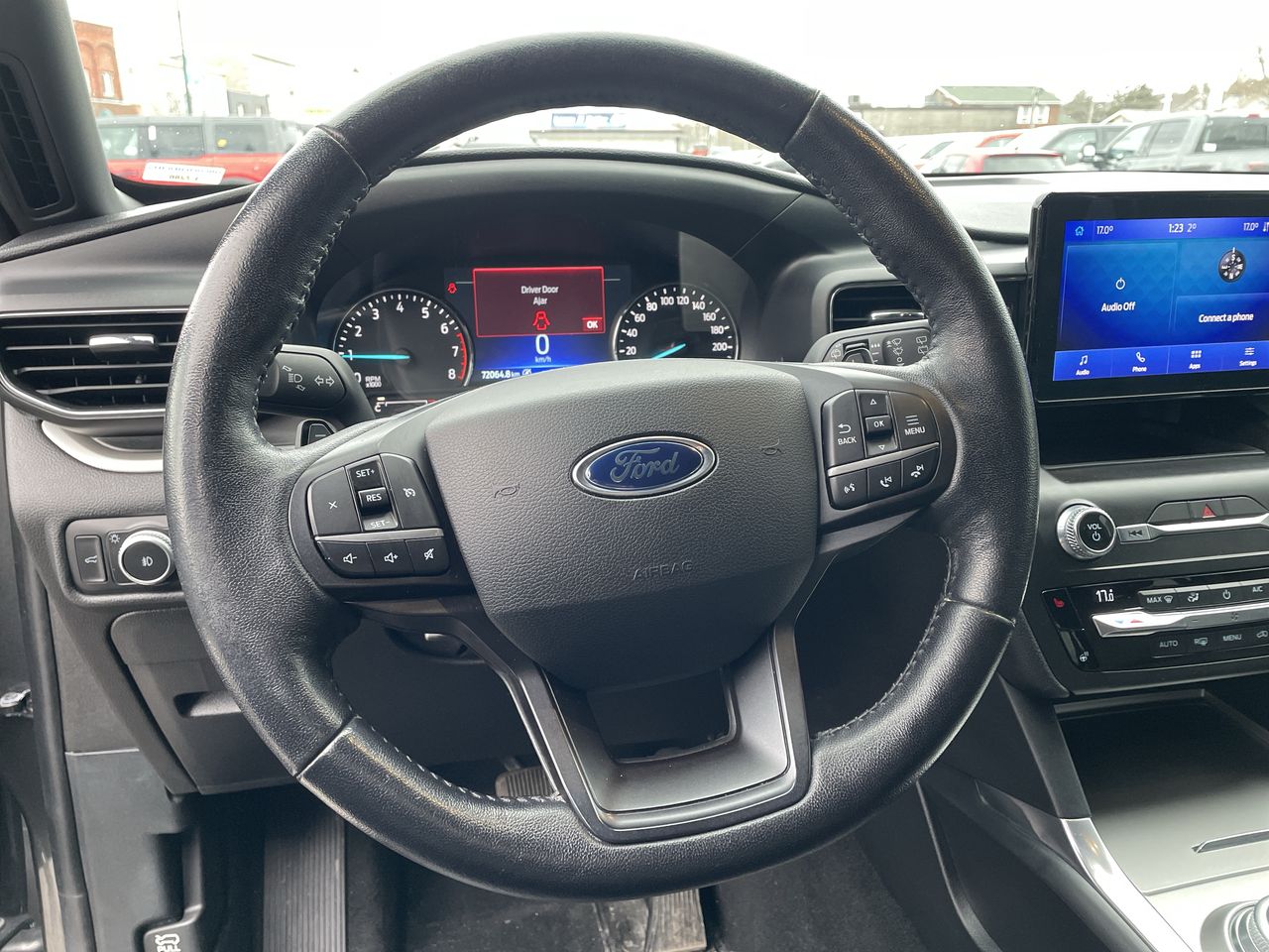 2020 Ford Explorer - P21811 Full Image 14
