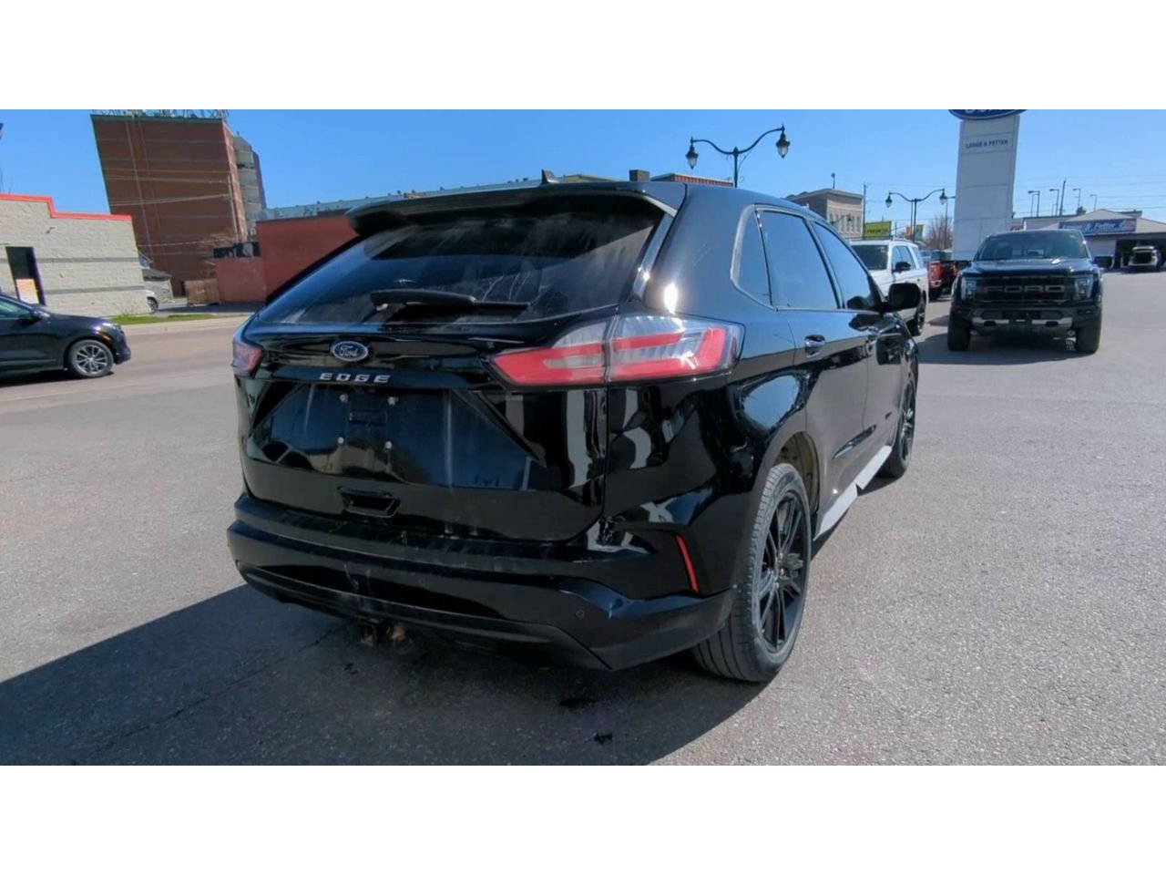 2022 Ford Edge - P21728A Full Image 8