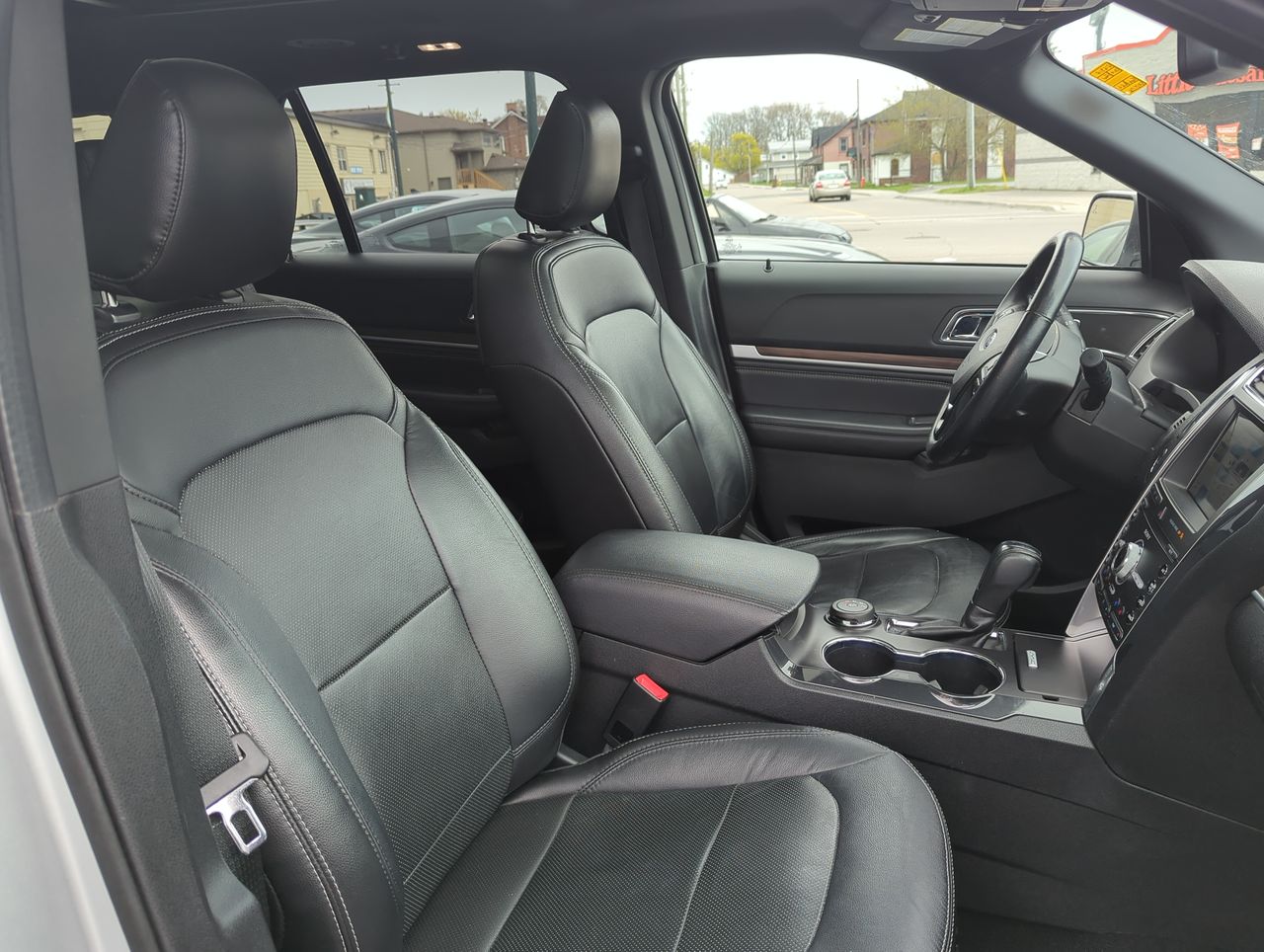 2019 Ford Explorer Limited - 21631A Mobile Image 25
