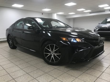 2022 Toyota Camry HYBRID SE 