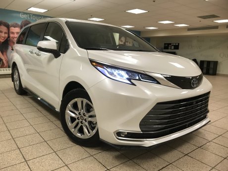 2025 Toyota Sienna LIMITED 