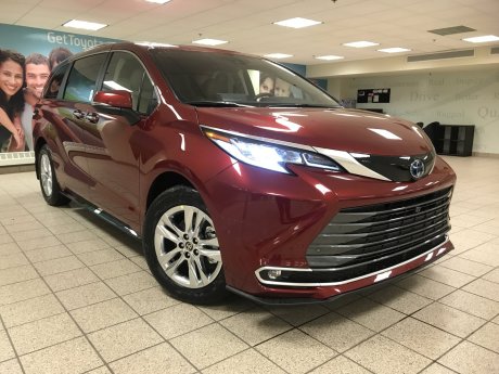 2025 Toyota Sienna LIMITED 