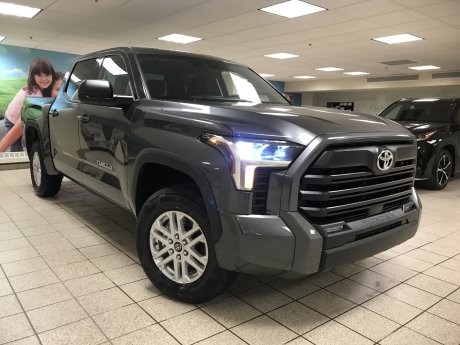 2025 Toyota Tundra 4X4 SR 