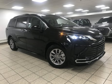 2024 Toyota Sienna Hybrid XLE 
