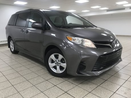 2019 Toyota Sienna LE 