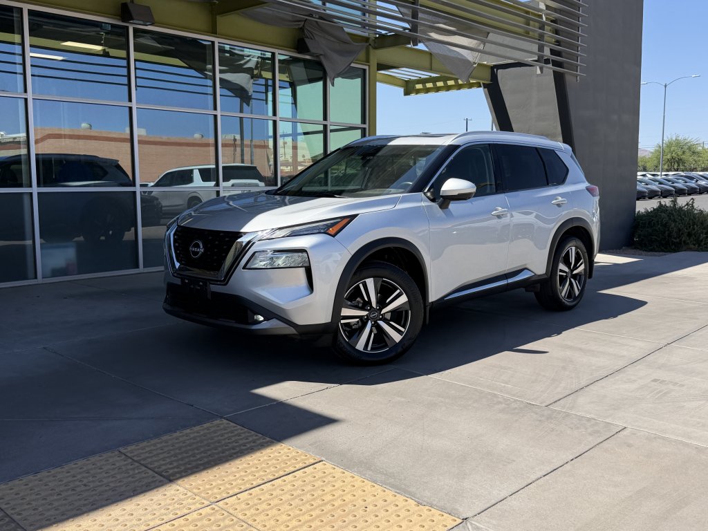 2022 Nissan Rogue SL FWD's photo