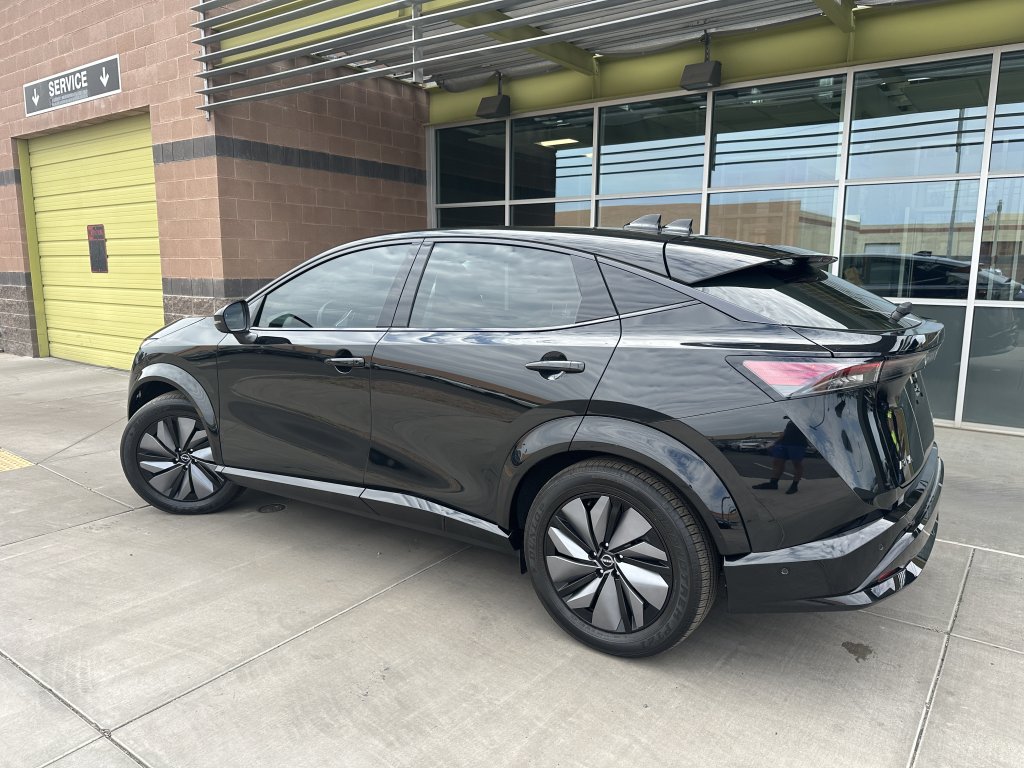 2023 Nissan Ariya Platinum+