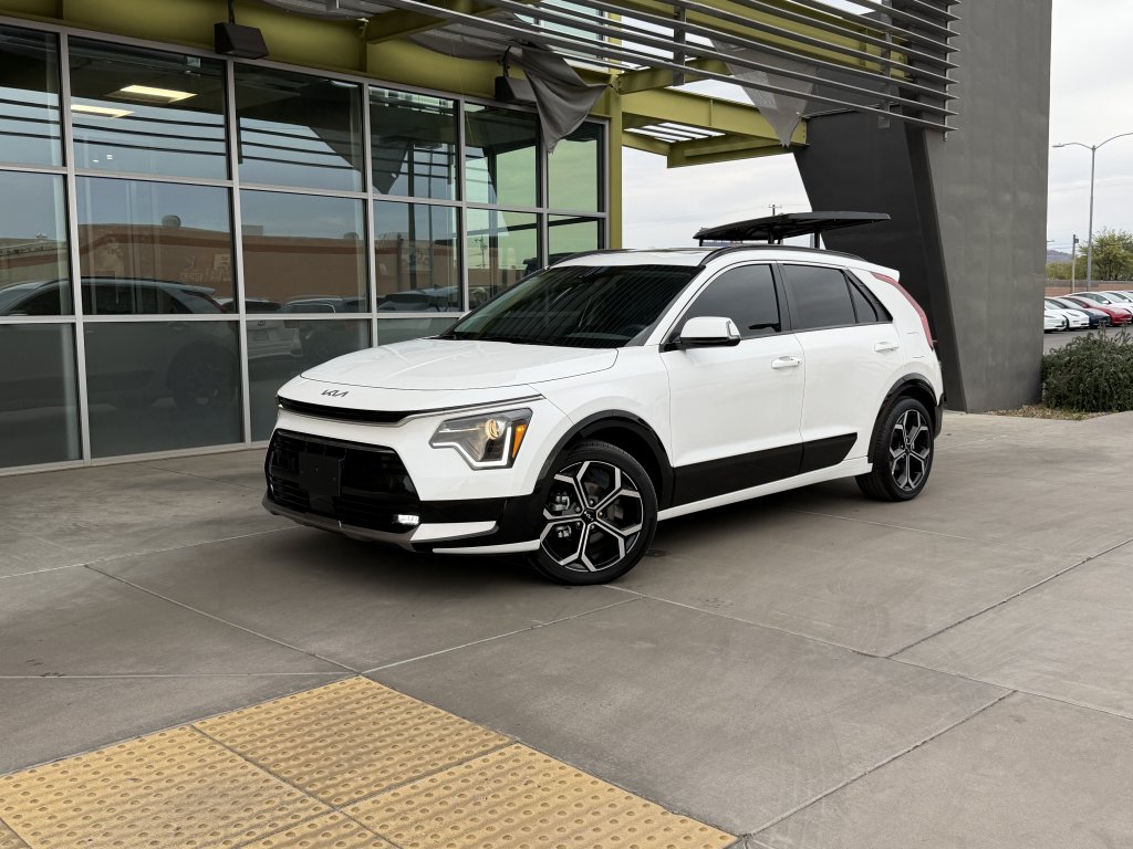 2023 Kia Niro EX Touring HEV's photo