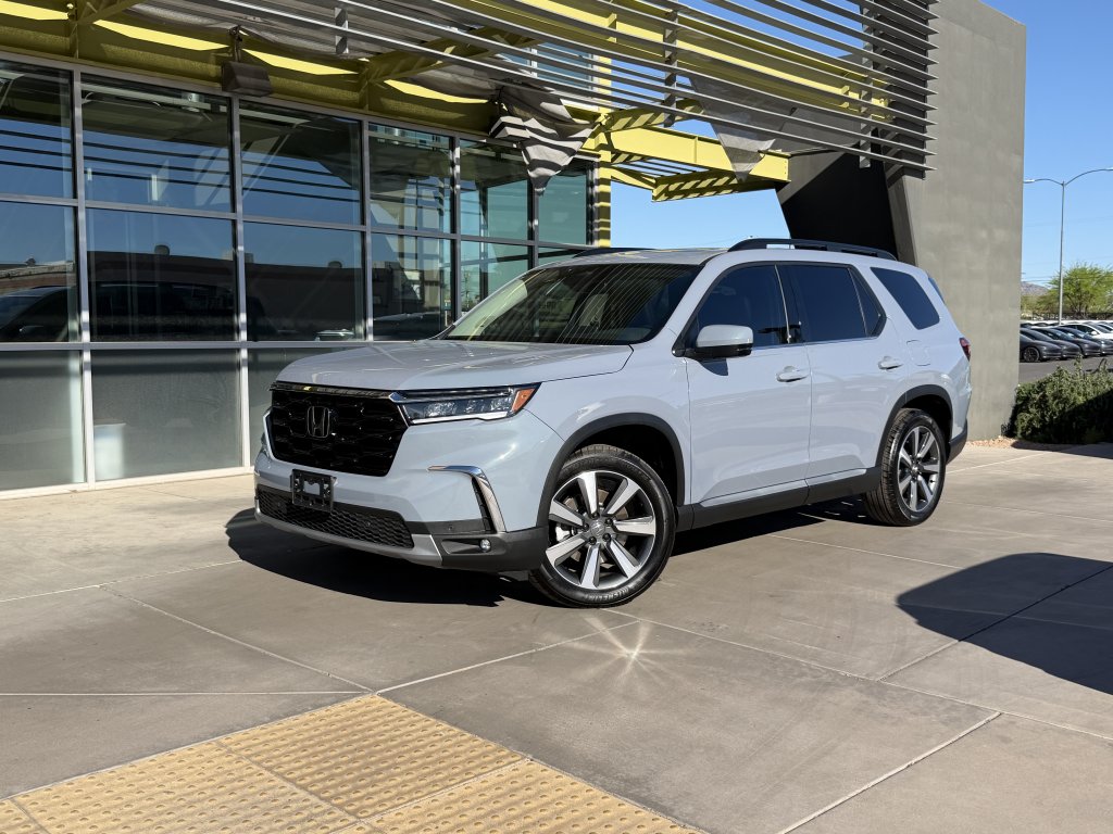 2025 Honda Pilot Touring 2WD's photo