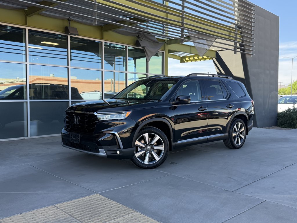 2025 Honda Pilot Touring 2WD's photo
