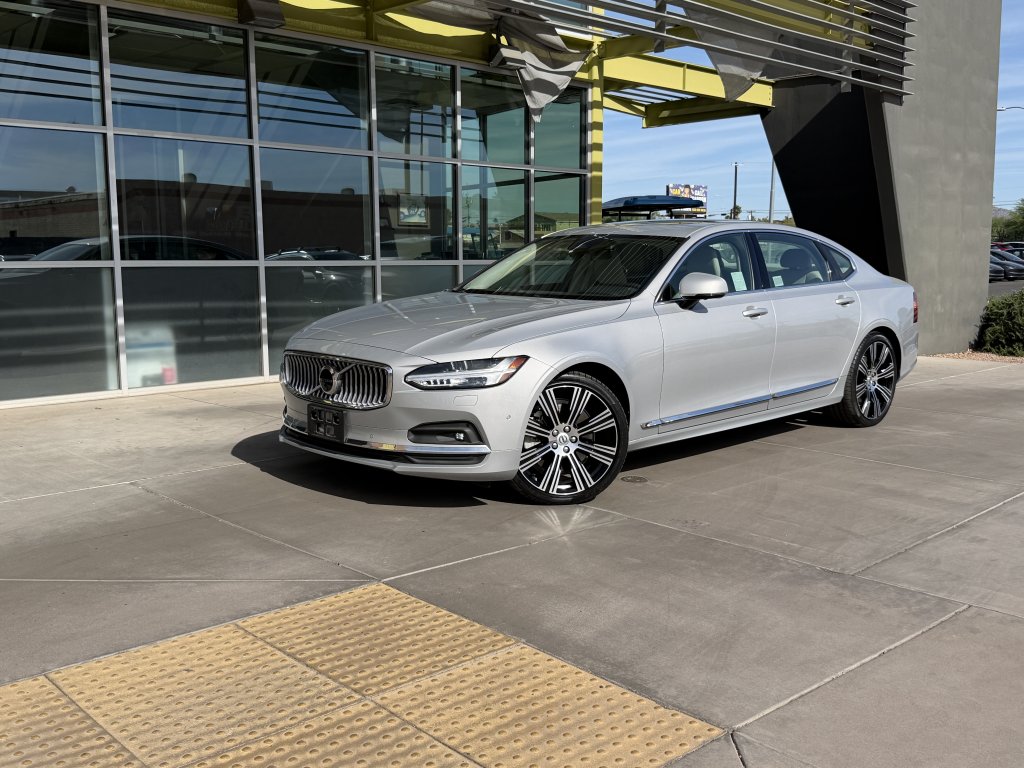 2024 Volvo S90 B6 Plus AWD's photo