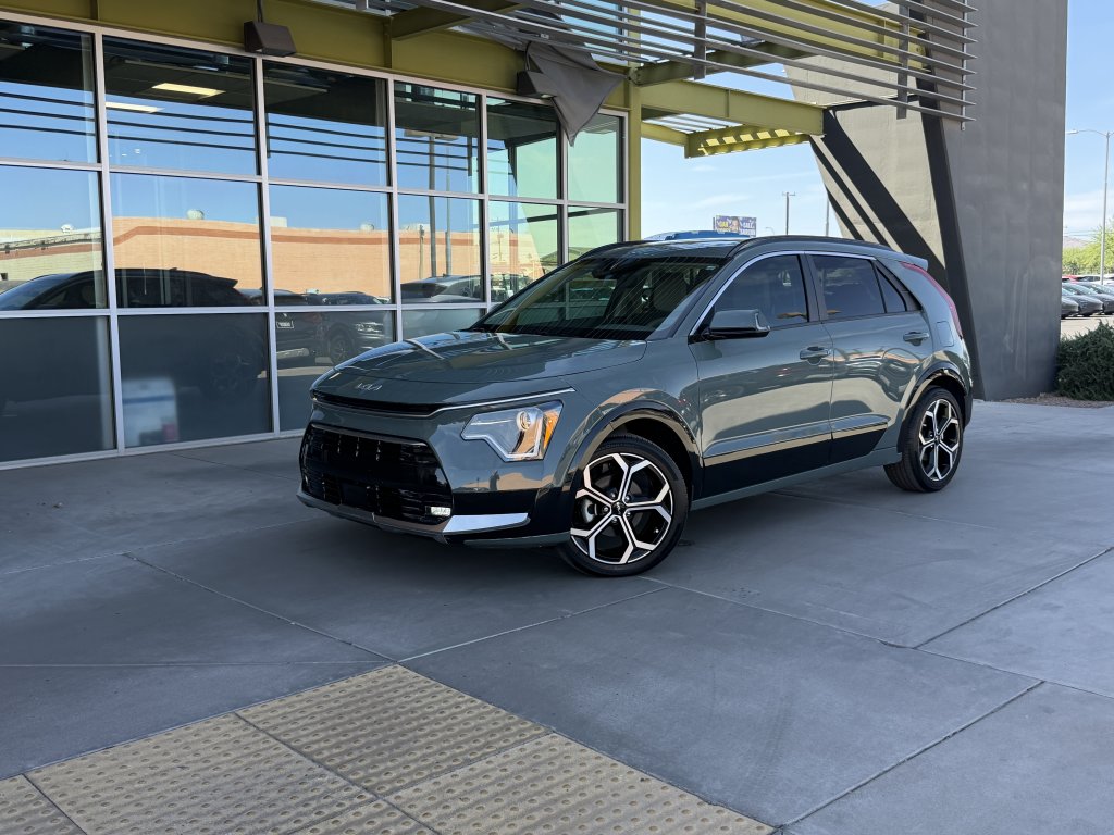 2025 Kia Niro EX Touring HEV's photo