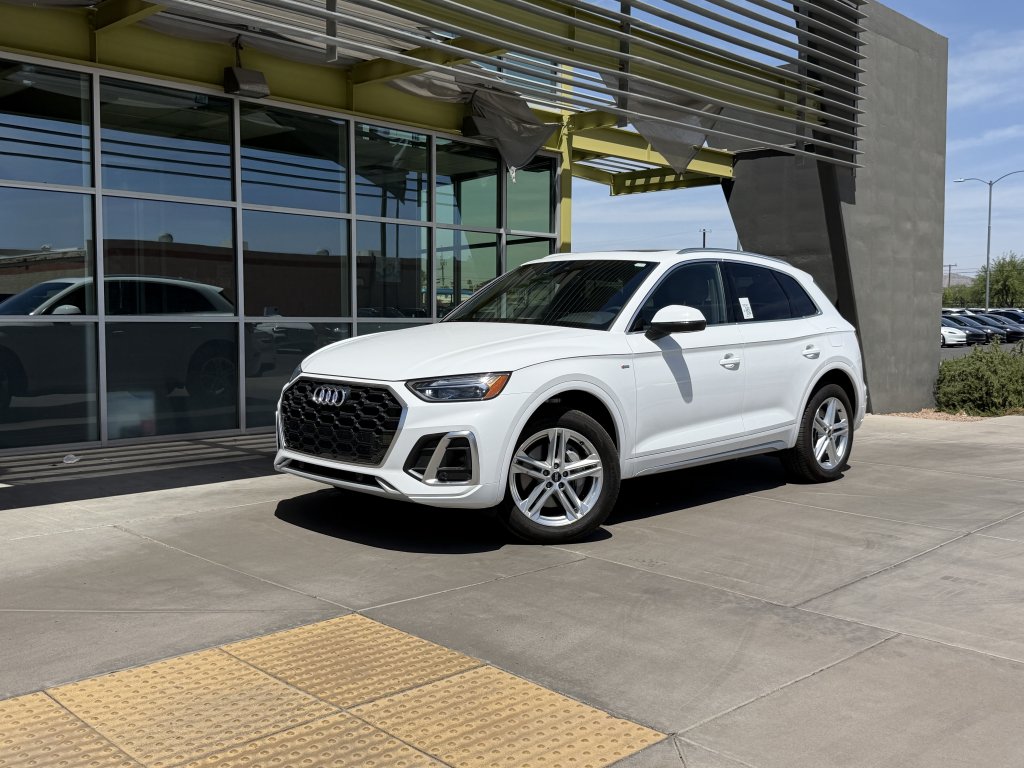 2024 Audi Q5 55 e Premium's photo