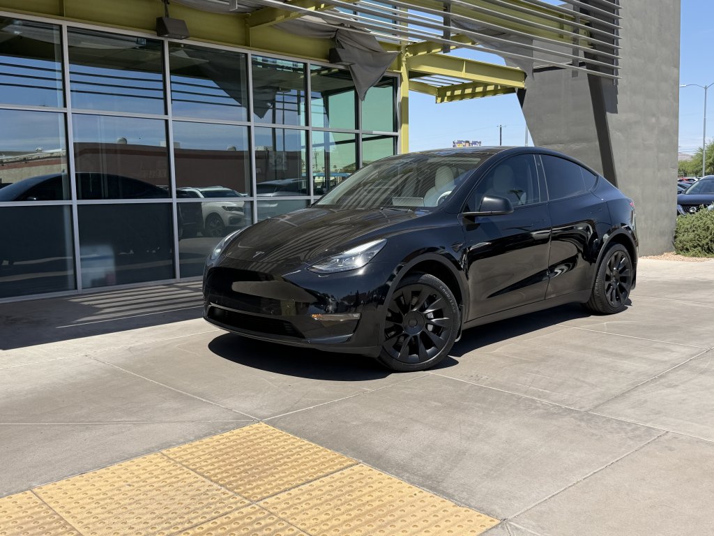 2022 Tesla Model Y Long Range Dual Motor All-Wheel Drive's photo