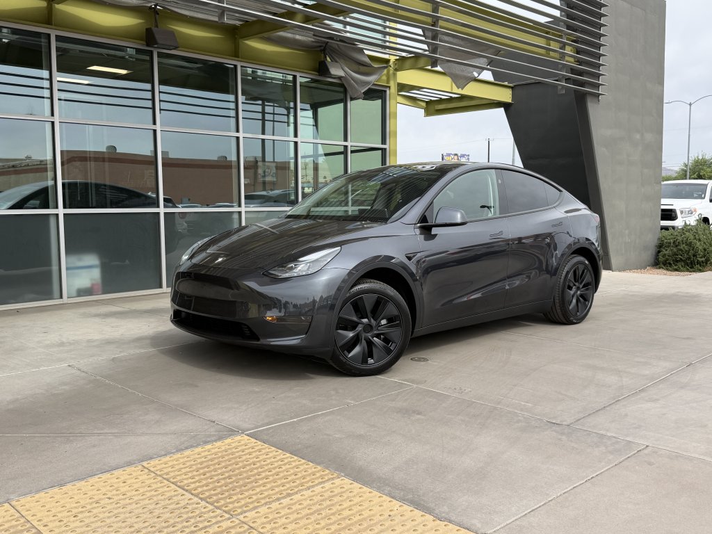 2025 Tesla Model Y Long Range Rear Wheel Drive's photo