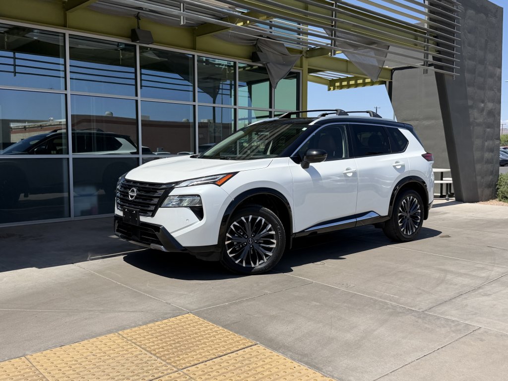 2025 Nissan Rogue Platinum AWD's photo