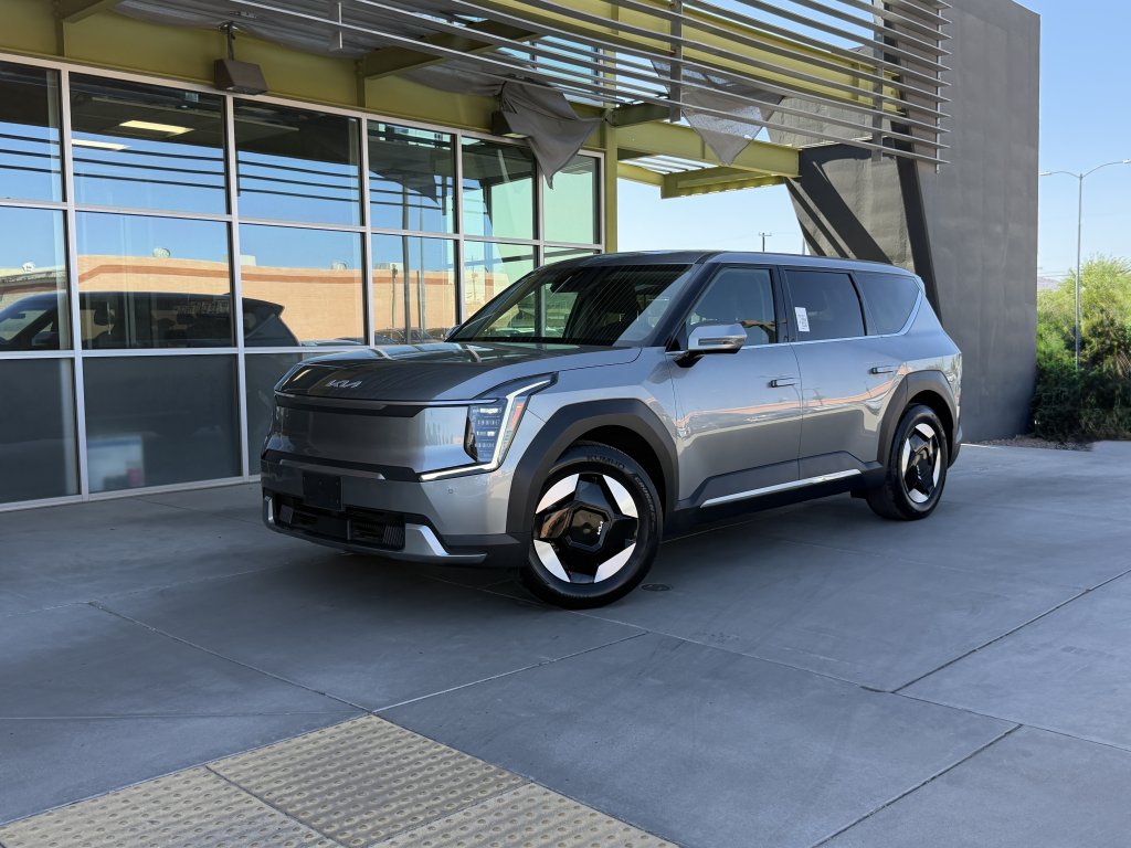 2024 Kia EV9 Light's photo