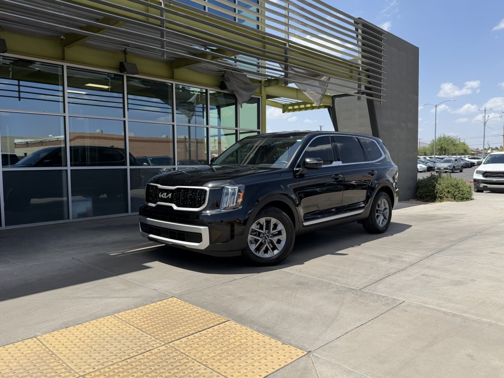 2023 Kia Telluride LX FWD's photo