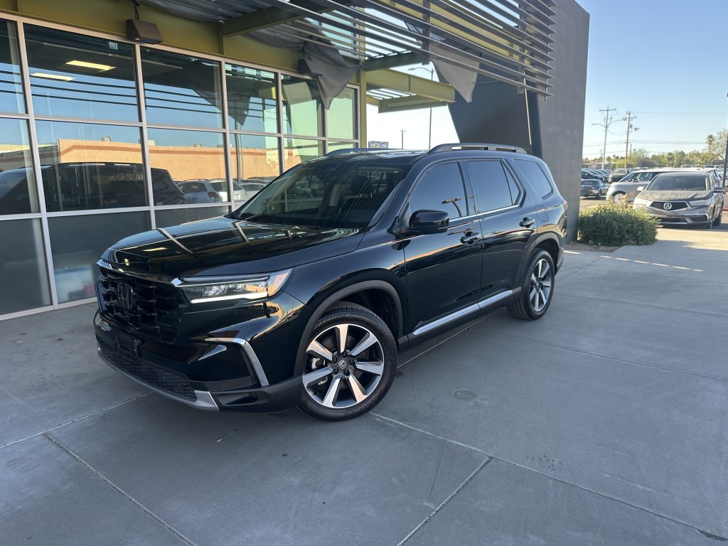 2023 Honda Pilot Touring AWD's photo