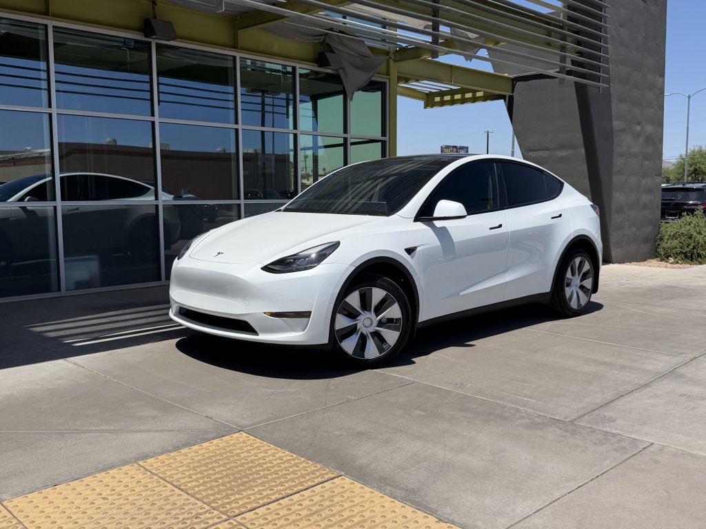 2023 Tesla Model Y Long Range Dual Motor All-Wheel Drive's photo