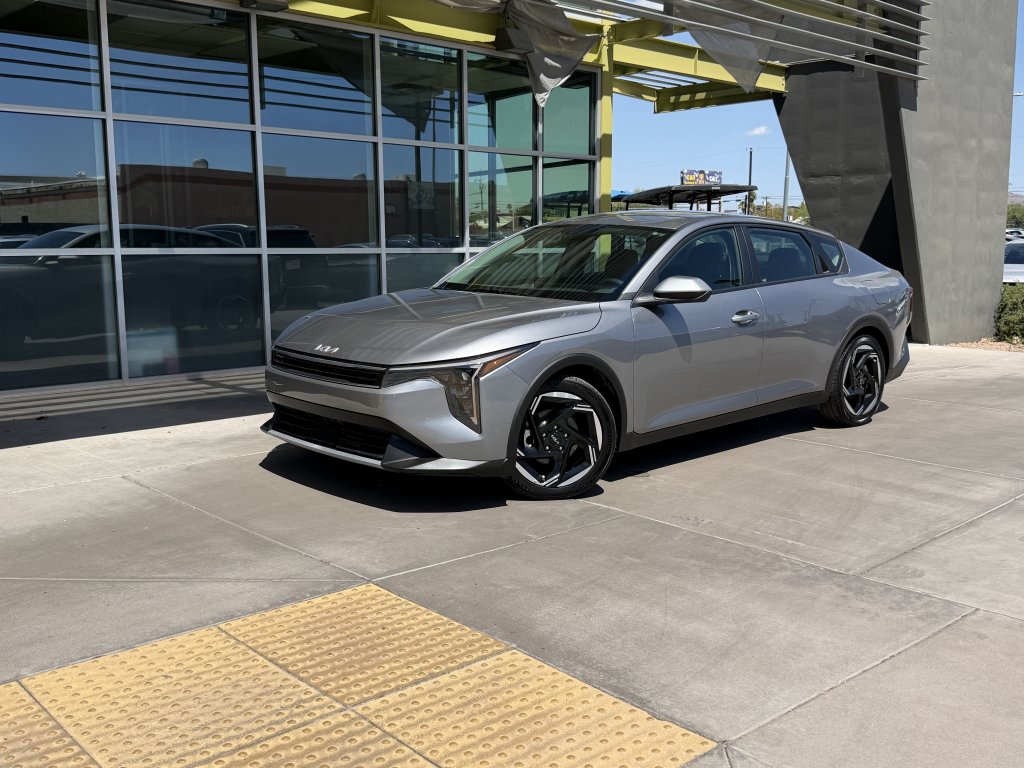 2025 Kia K4 EX AT's photo