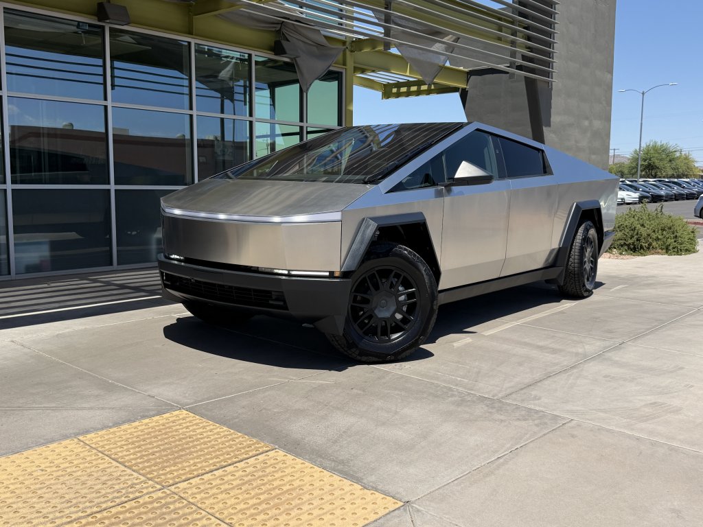 2024 Tesla Cybertruck Rear-Wheel Drive's photo