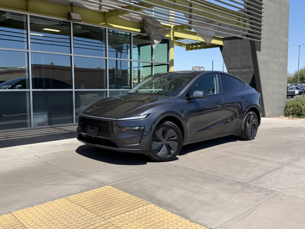 2026 Tesla Model Y's photo