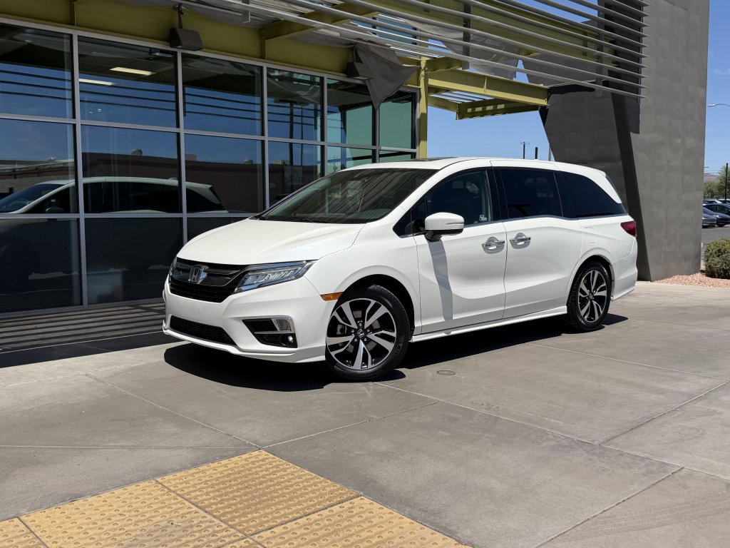 2019 Honda Odyssey Elite's photo