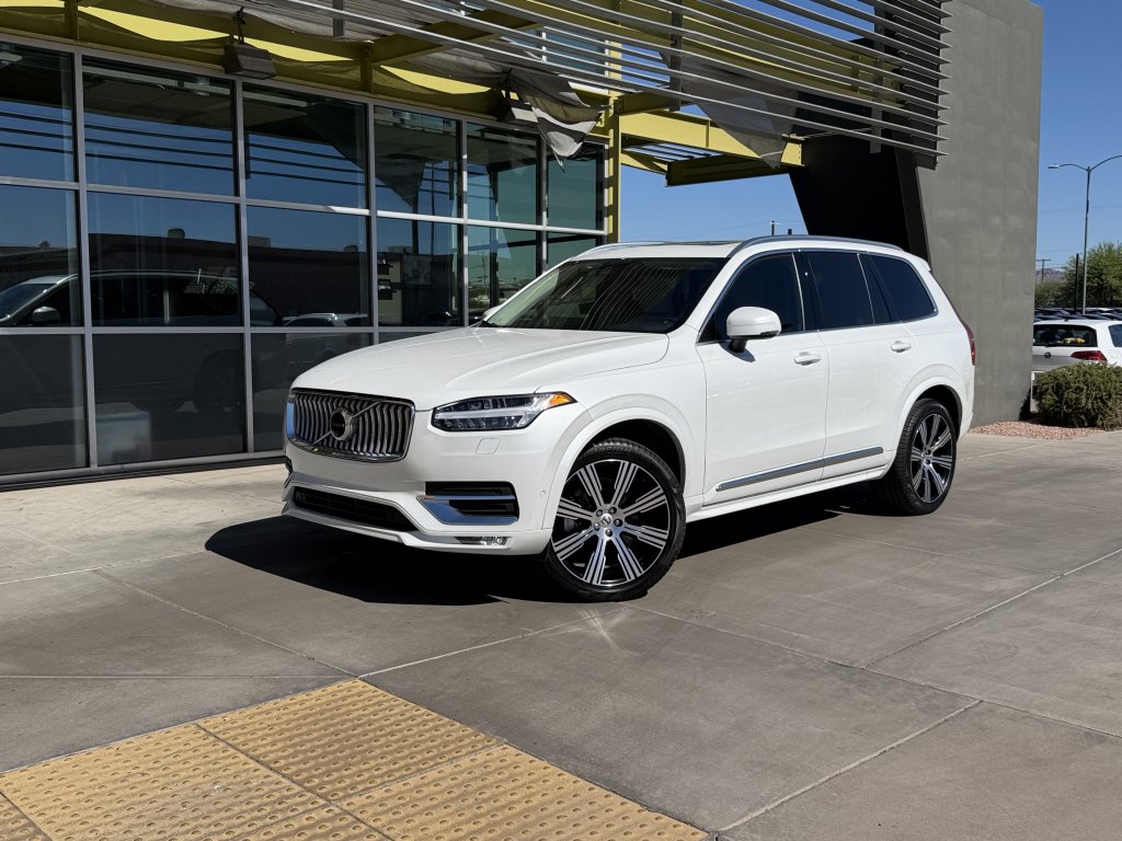 2024 Volvo XC90 B6 Plus 7-Seater Bright theme 4WD's photo