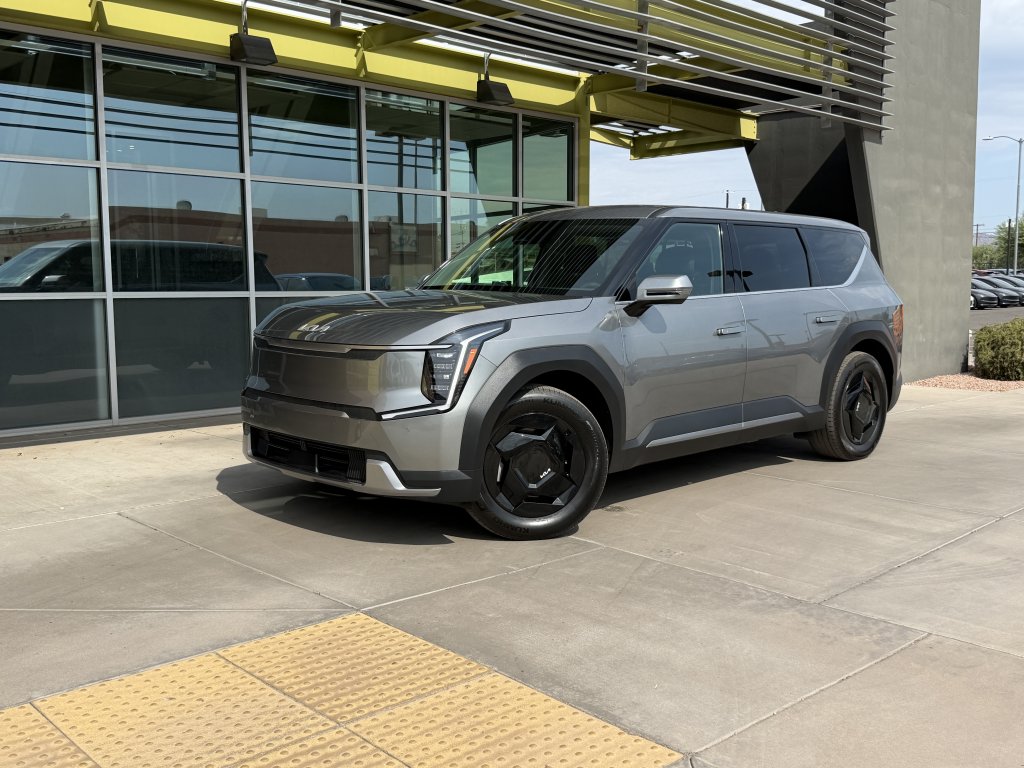 2024 Kia EV9 Light RWD