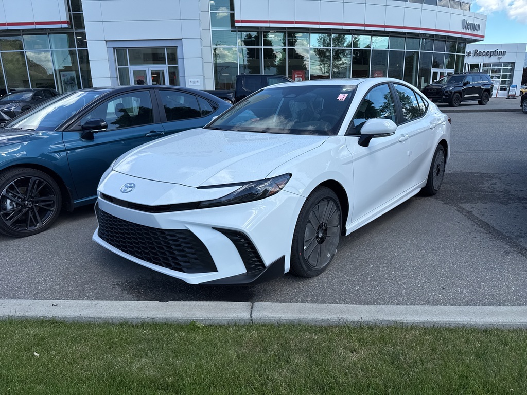 2026 Toyota Camry SE FWD