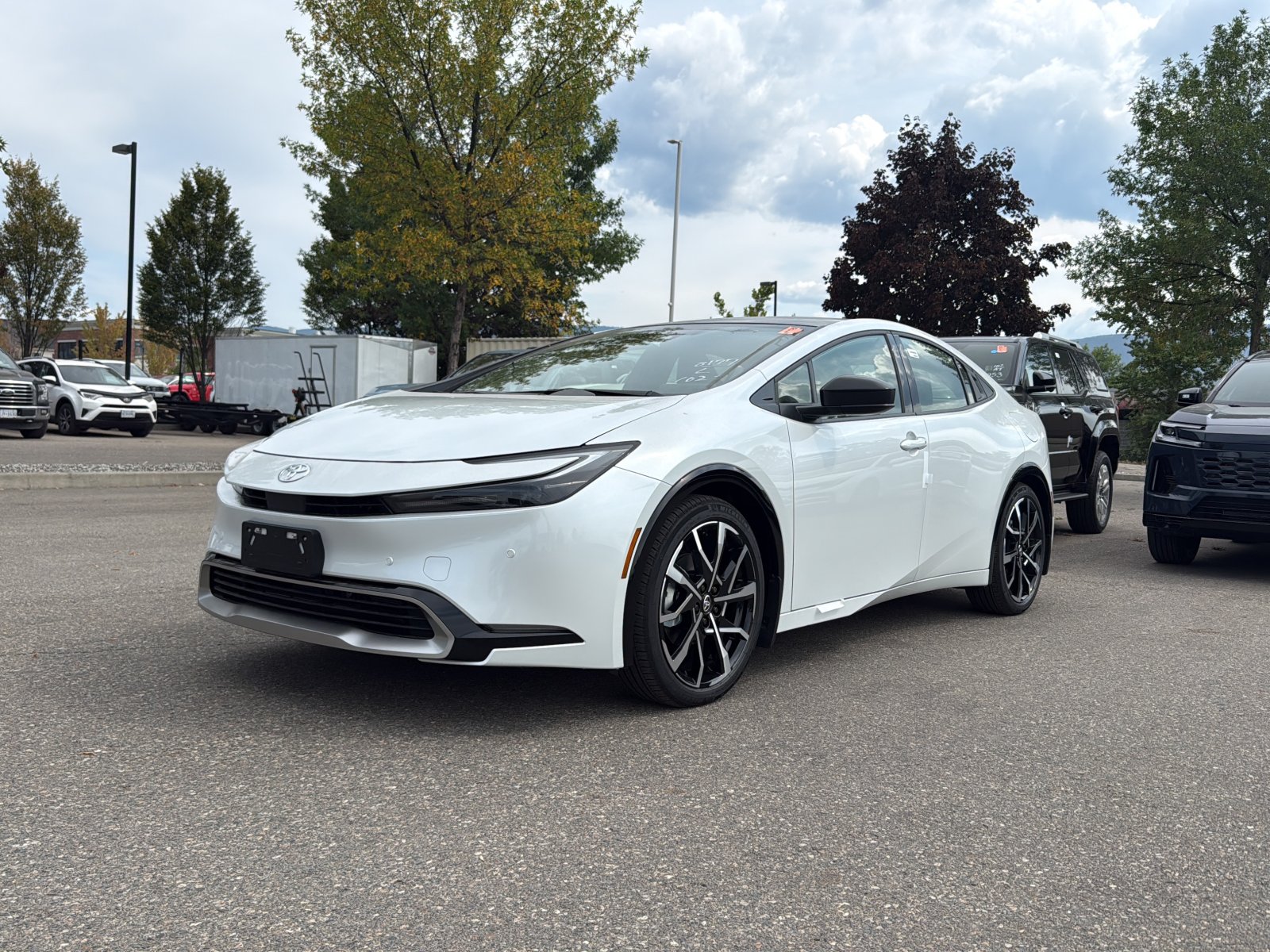White (Wind Chill Pearl) 2027 Toyota Prius Plug-In Hybrid Hatchback Front-Wheel Drive Automatic