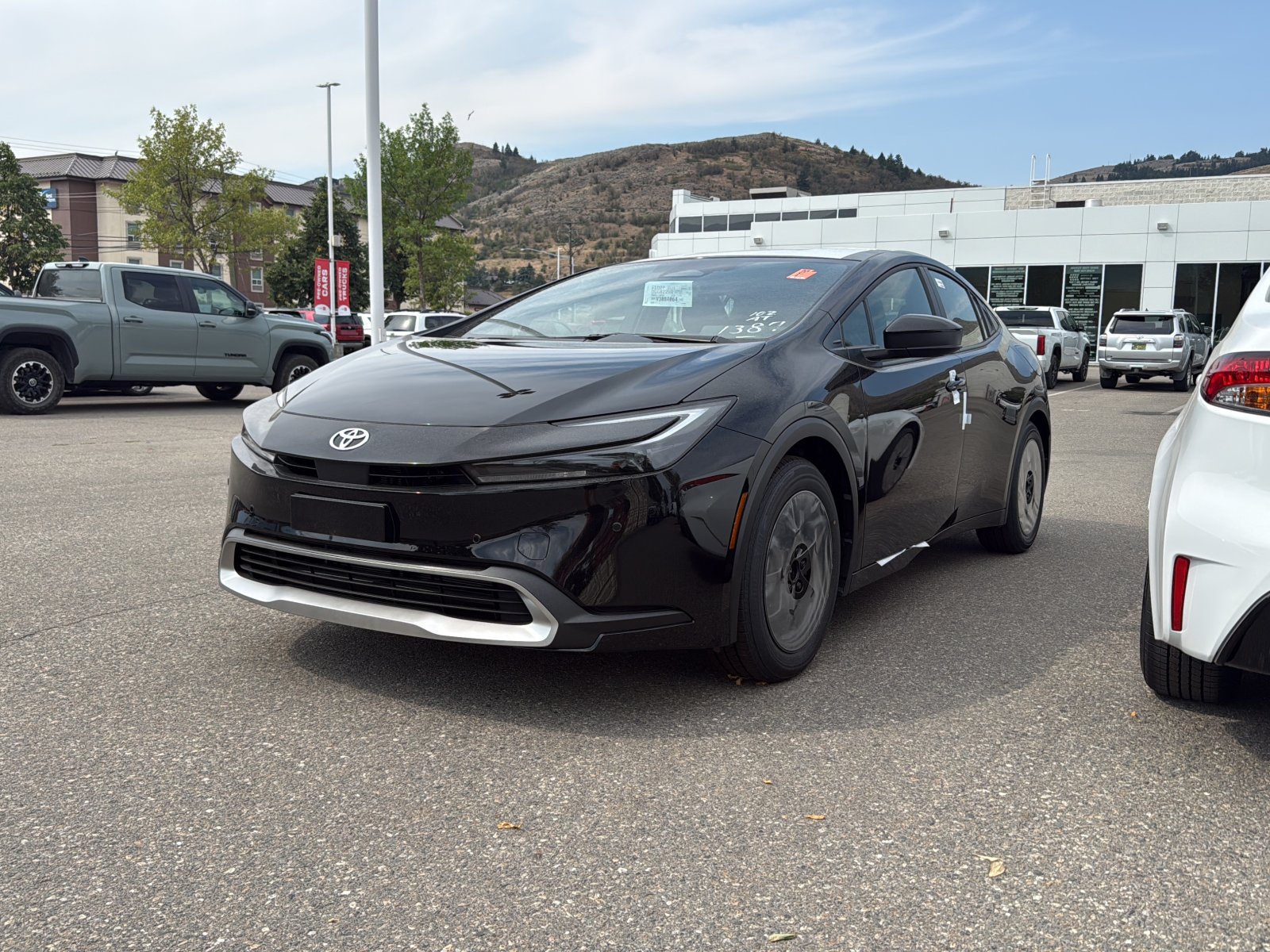 Ink 2027 Toyota Prius Plug-In Hybrid Hatchback Front-Wheel Drive Automatic