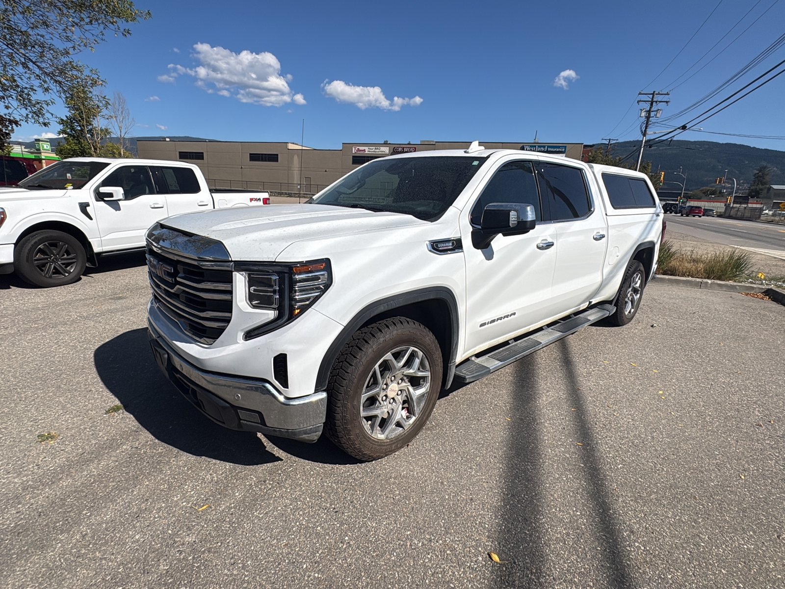 White Frost Tricoat 2022 GMC Sierra 1500 Pickup Truck Four-Wheel Drive Automatic