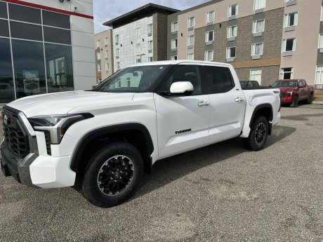 2025 Toyota Tundra 4X4 SR 