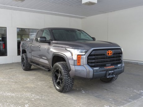 2022 Toyota Tundra 4X4 SR5 