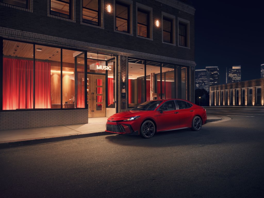 2026 Toyota Camry SE AWD