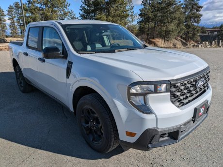 2025 Ford Maverick XLT AWD w/ Luxury Package! 