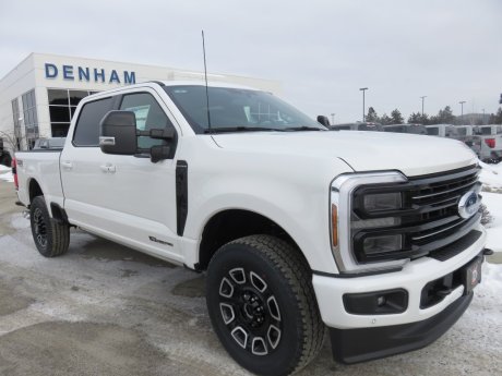 2025 Ford Super Duty F-350 SRW Platinum Crewcab 4x4 - Diesel! 