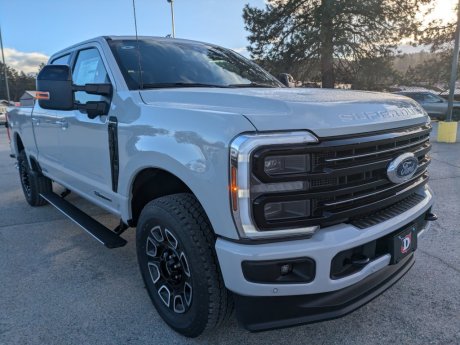 2025 Ford Super Duty F-350 SRW Platinum Crewcab 4x4 - Diesel! 