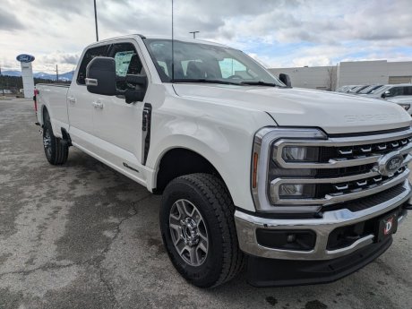 2025 Ford Super Duty F-350 SRW Lariat Crewcab 4x4 - Diesel! 