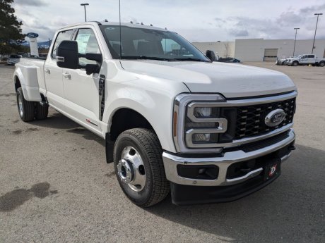 2025 Ford Super Duty F-350 DRW Lariat Crew cab 4x4 w/ Ultimate Package - Dually! 