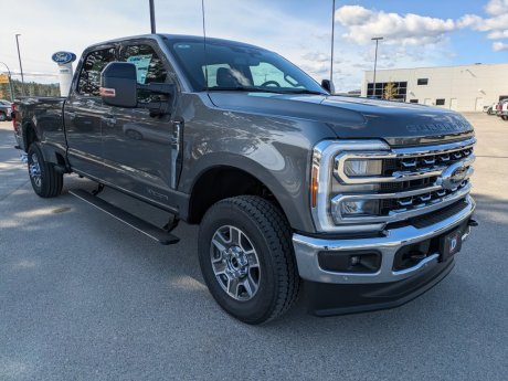 2025 Ford Super Duty F-350 SRW Lariat Crewcab 4x4 w/ Ultimate Package - 6.7L Diesel! 