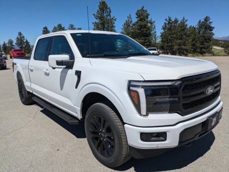 2025 Ford F-150 Lariat Supercrew 4x4 w/ Black Appearance Package + GET 0% UP TO 72 MONTHS! 