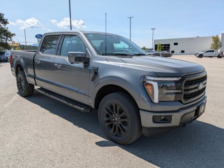 2025 Ford F-150 Lariat Supercrew 4x4 w/ Black Appearance Package! + GET 0% UP TO 72 MONTHS! 