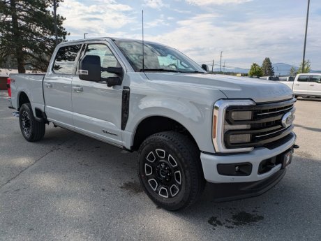 2025 Ford Super Duty F-350 SRW Platinum 