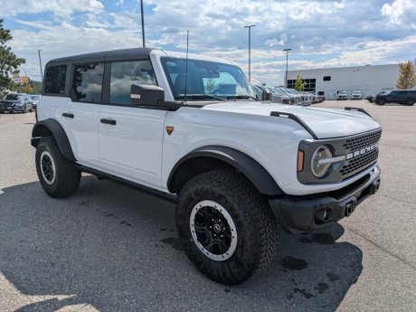 2025 Ford Bronco Badlands 4x4 w/ Sasquatch Package! - Manual Transmission 