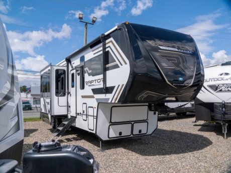 2025 Keystone Carbon 358  Toy Hauler